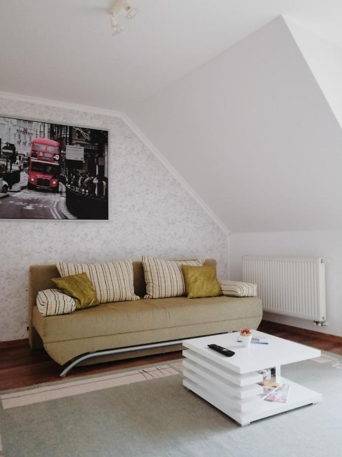 Apartman Pri Parku Sered' Extérieur photo
