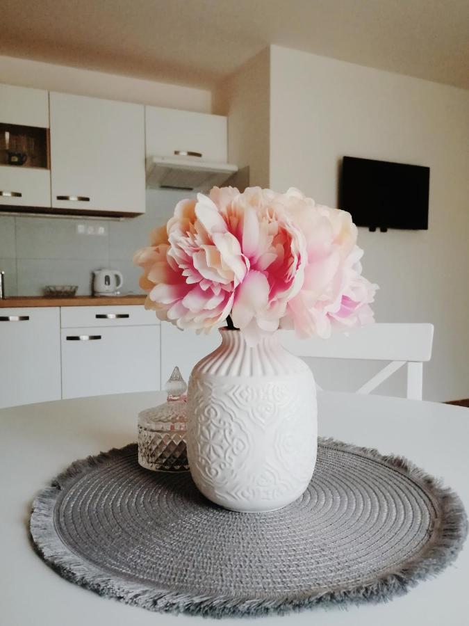 Apartman Pri Parku Sered' Extérieur photo