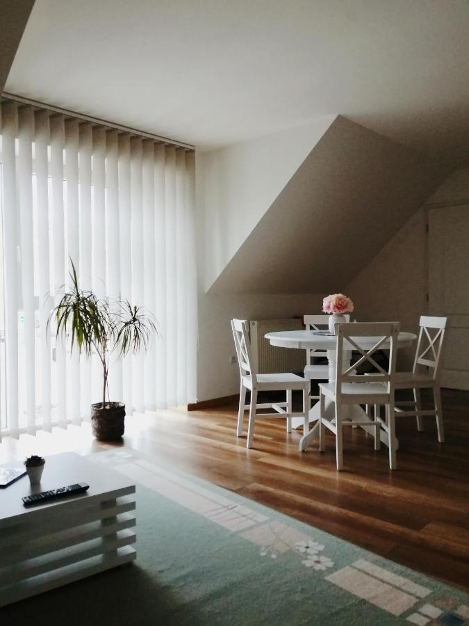Apartman Pri Parku Sered' Extérieur photo