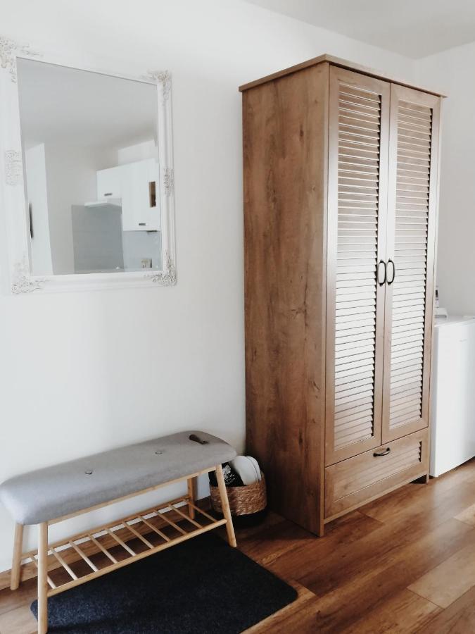 Apartman Pri Parku Sered' Extérieur photo