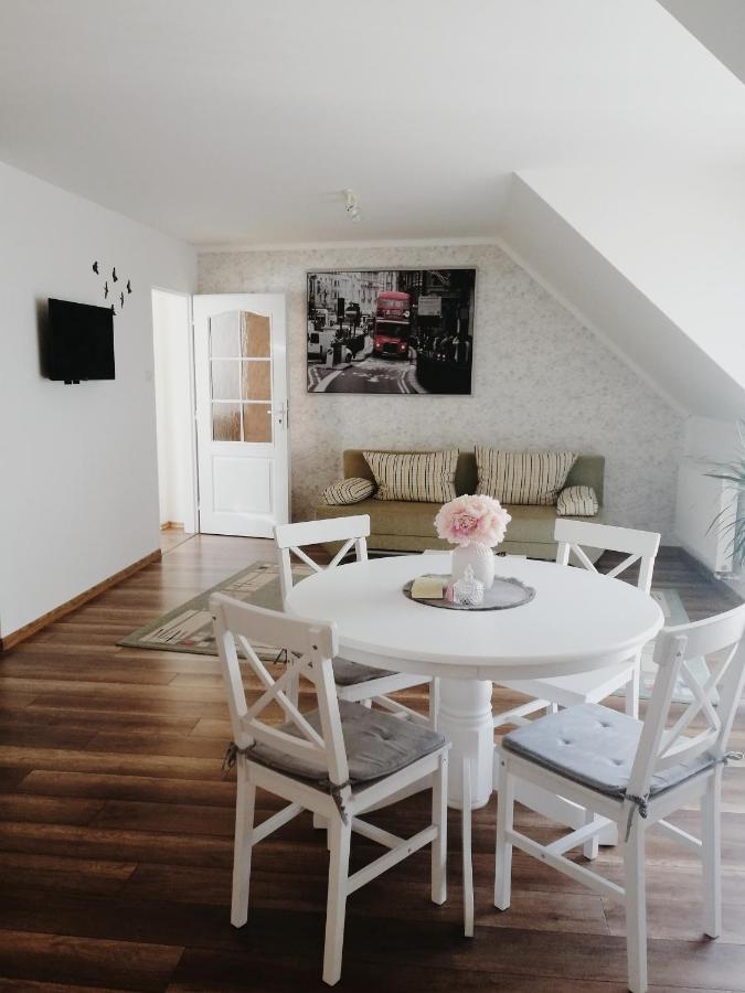 Apartman Pri Parku Sered' Extérieur photo