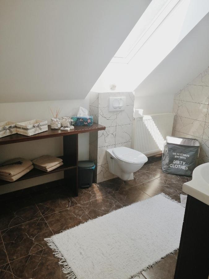 Apartman Pri Parku Sered' Extérieur photo