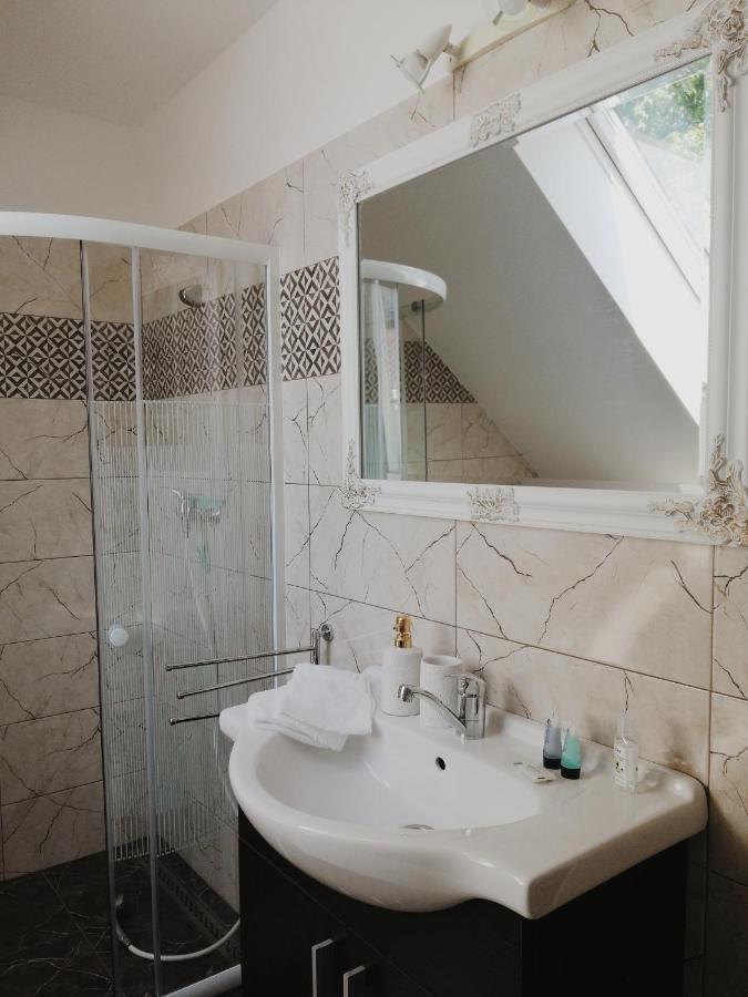 Apartman Pri Parku Sered' Extérieur photo