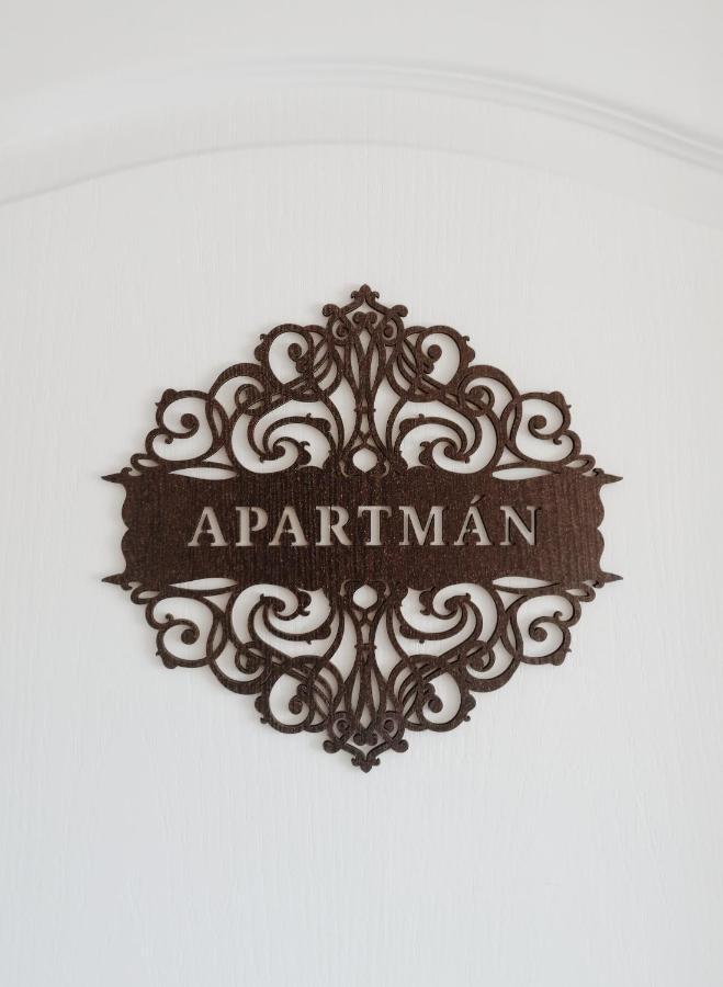 Apartman Pri Parku Sered' Extérieur photo